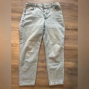 Mom Jeans light wash